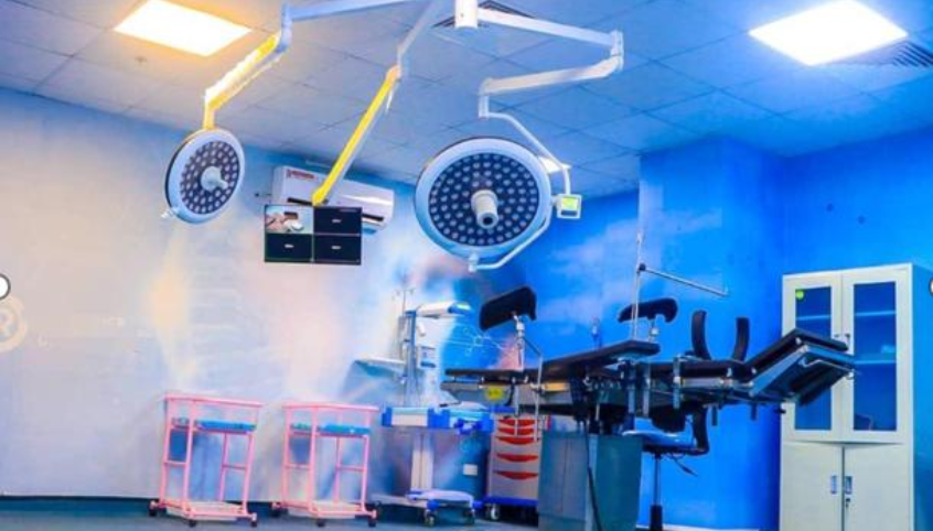 Supplied operating-room photograph from the UCH Teaching Hospital project.